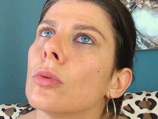AnneBlueeyes webcam