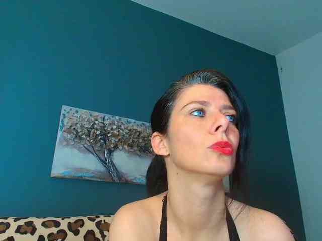 AnneBlueeyes AnneBlueeyes
