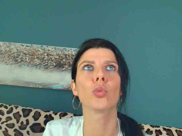 AnneBlueeyes webcam