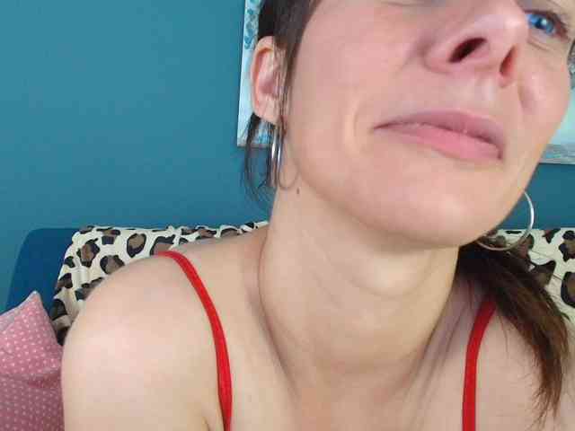 AnneBlueeyes webcam