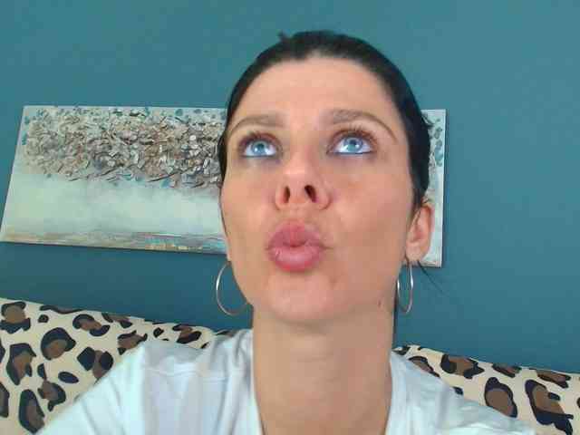AnneBlueeyes webcam