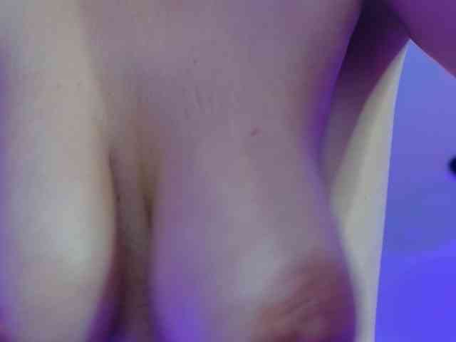 AnneBlueeyes webcam
