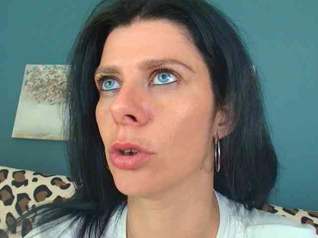 AnneBlueeyes webcam
