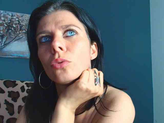 anneblueeyes's live room