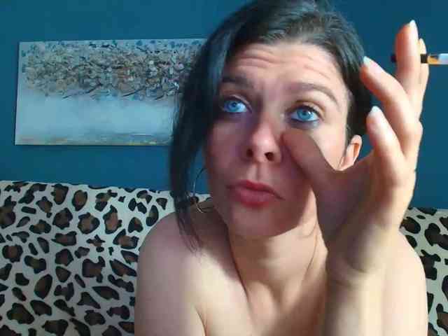 AnneBlueeyes AnneBlueeyes