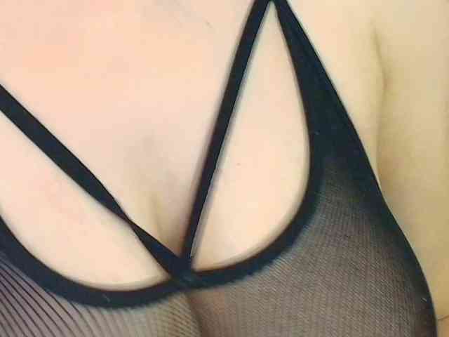 AnneBlueeyes webcam