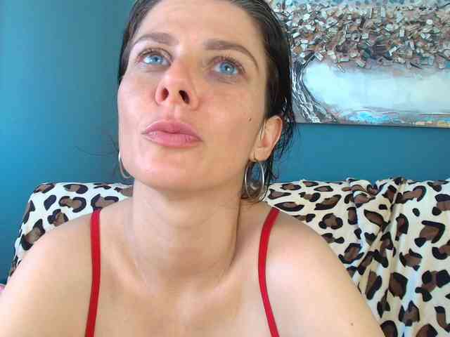 AnneBlueeyes webcam