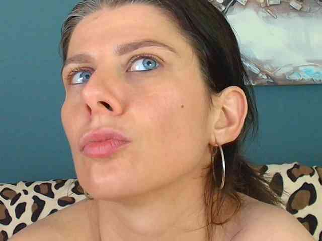 AnneBlueeyes webcam