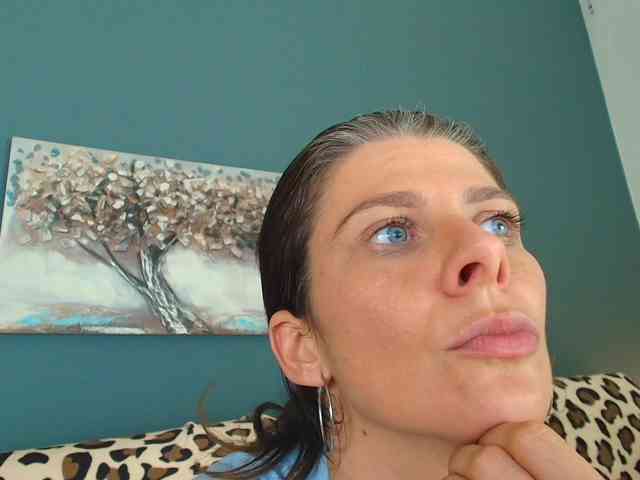 AnneBlueeyes webcam
