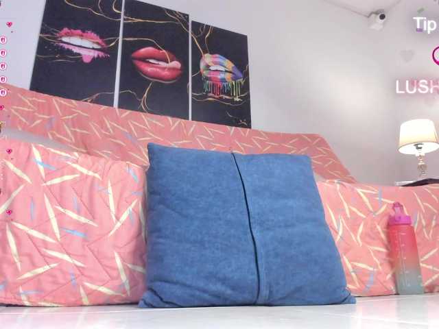 Yiovanna's BongaCams show and profile