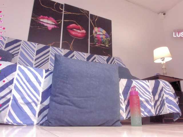 Yiovanna live cam on BongaCams