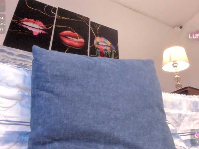 Yiovanna live cam on BongaCams