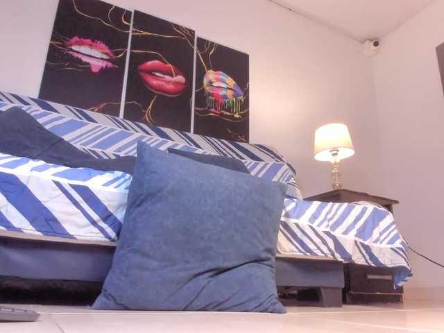 Yiovanna live cam on BongaCams