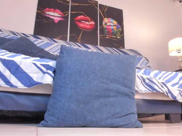 Yiovanna live cam on BongaCams