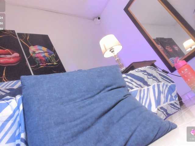 Yiovanna live cam on BongaCams