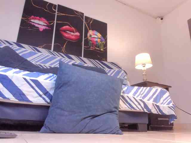 Yiovanna webcam