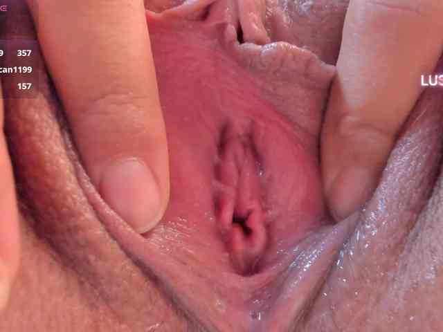 Yiovanna webcam