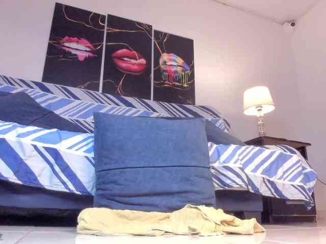Yiovanna webcam