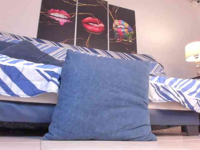 Yiovanna webcam