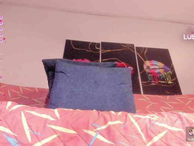 Yiovanna webcam
