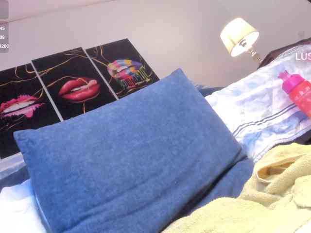 Yiovanna webcam