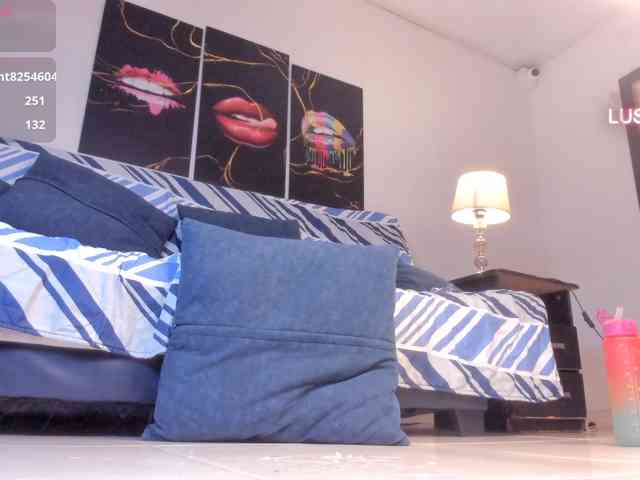 Yiovanna webcam