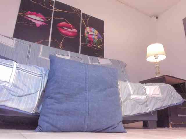 Yiovanna webcam