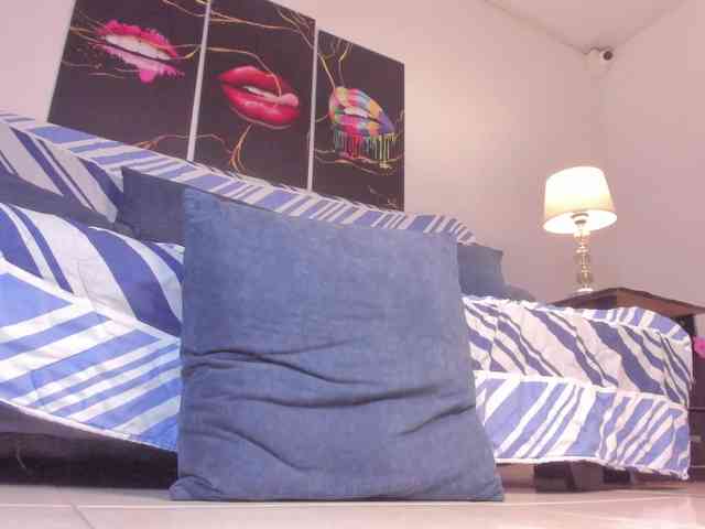 Yiovanna webcam