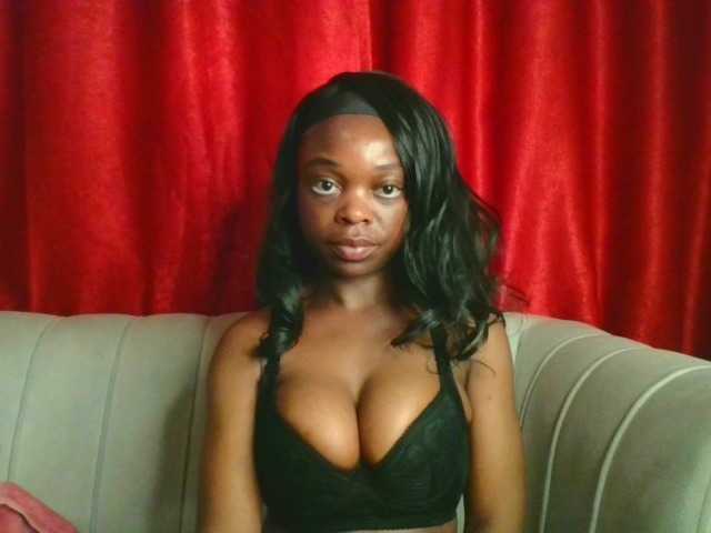 Delanxy live cam on BongaCams