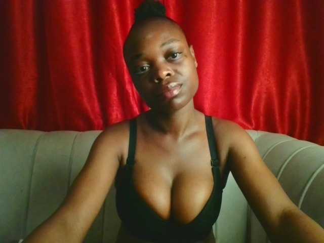 Delanxy live cam on BongaCams