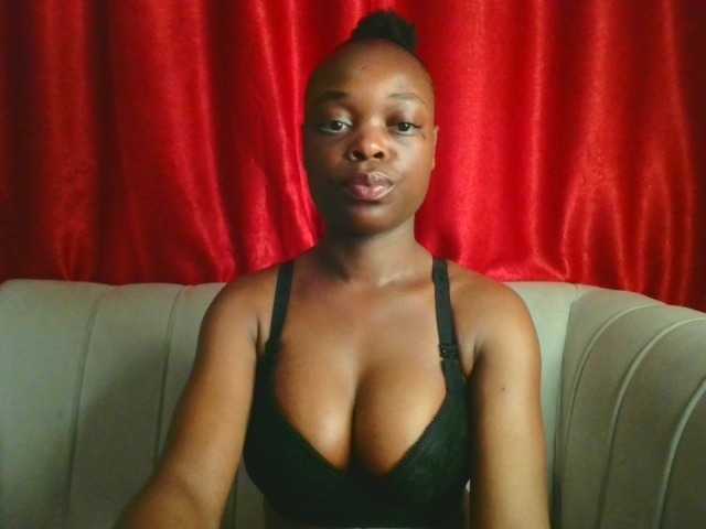 Delanxy live cam on BongaCams