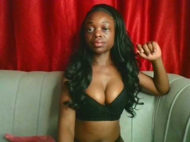 Delanxy live cam on BongaCams