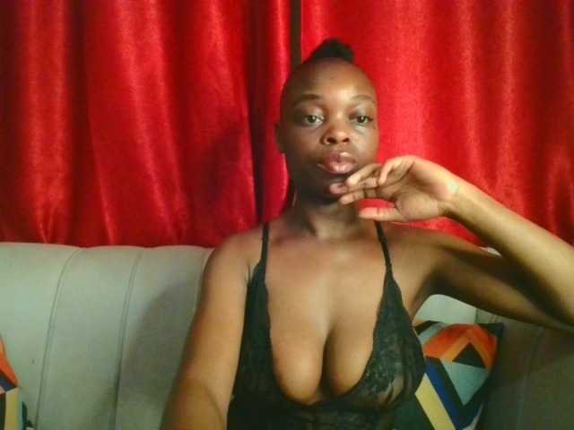 Delanxy live cam on BongaCams