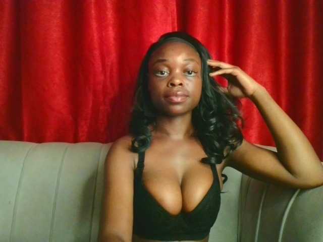 Delanxy live cam on BongaCams