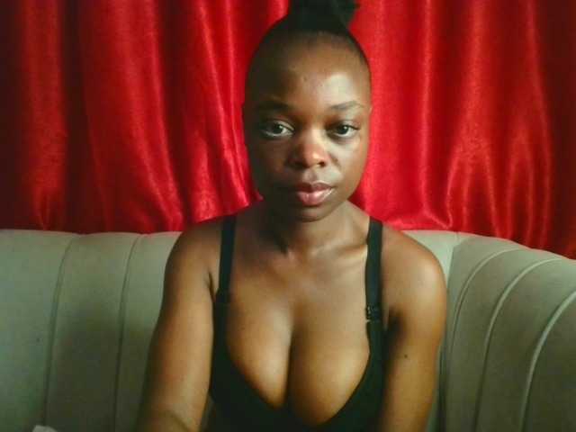 Delanxy live cam on BongaCams