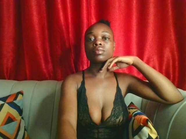 Delanxy live cam on BongaCams