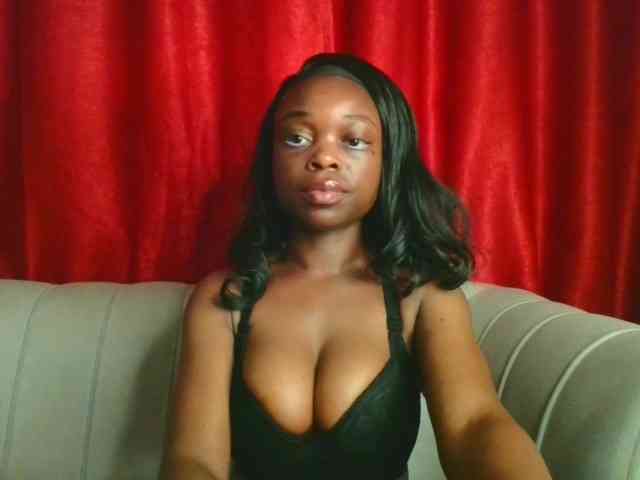Delanxy Live Webcam on BongaCams