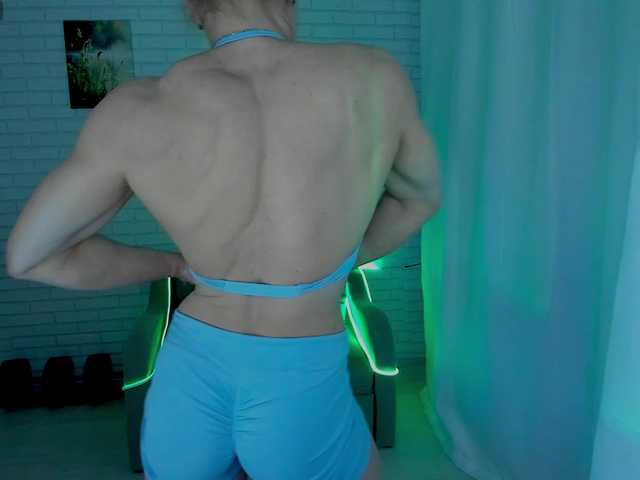  Lisa-Ray chat room