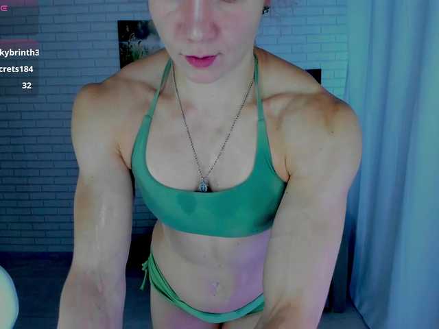 Lisa-Ray live webcam show
