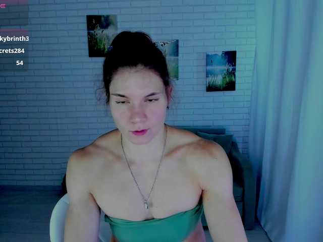 Lisa-Ray live webcam show