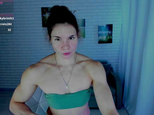 Lisa-Ray live webcam show