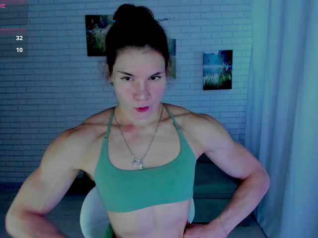 Lisa-Ray live webcam show
