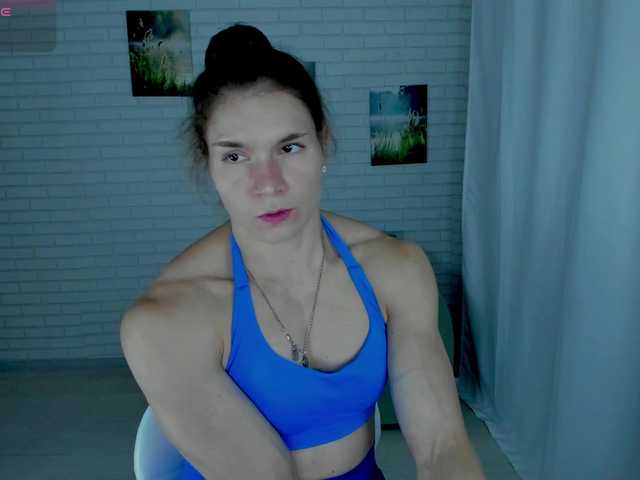 Lisa-Ray live cam preview