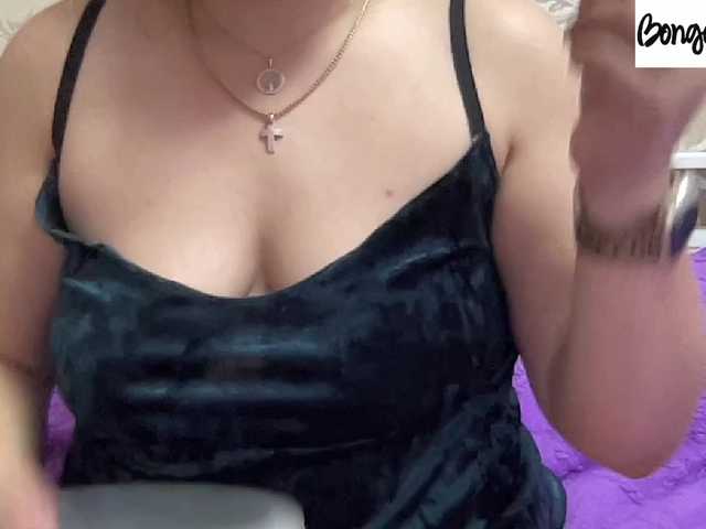 SweetStrawberry1 live cam on BongaCams