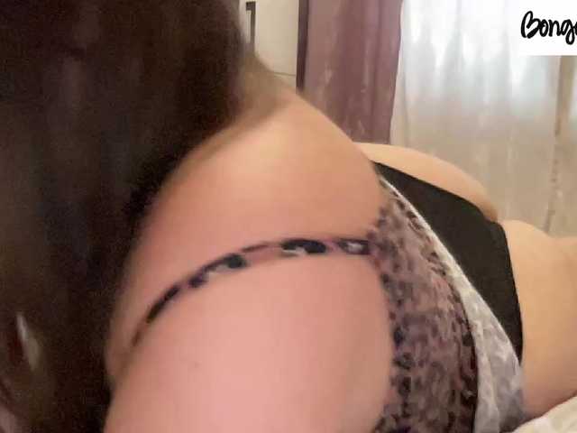 SweetStrawberry1 live cam on BongaCams