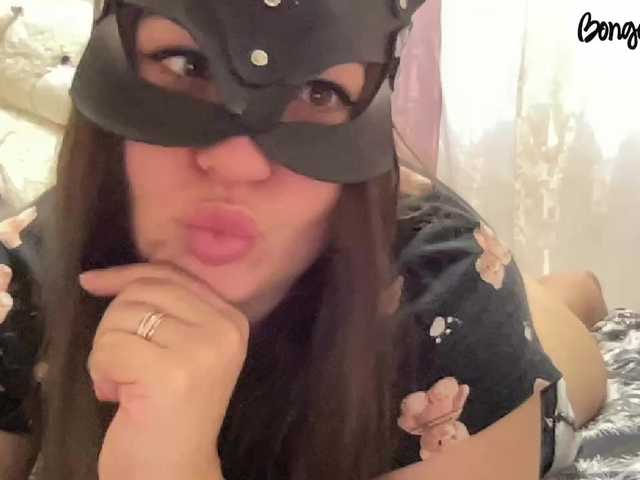 SweetStrawberry1 live cam on BongaCams