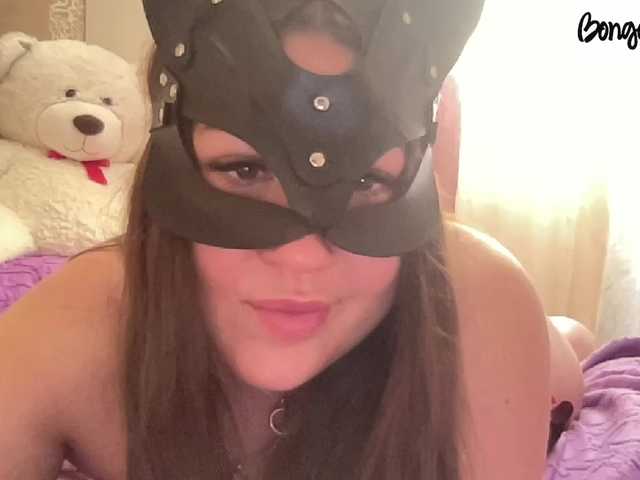 SweetStrawberry1 live cam on BongaCams