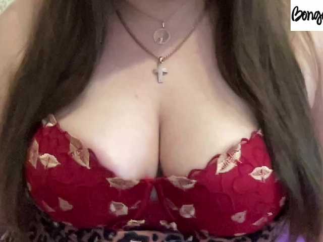 SweetStrawberry1's BongaCams show and profile