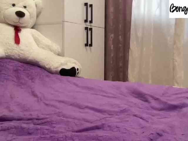 SweetStrawberry1 webcam