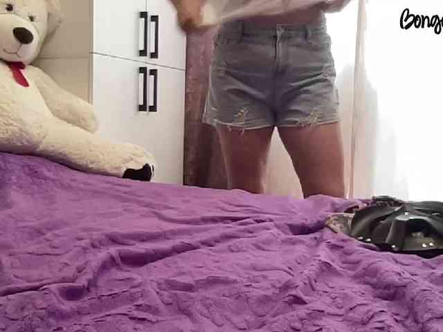 SweetStrawberry1 webcam